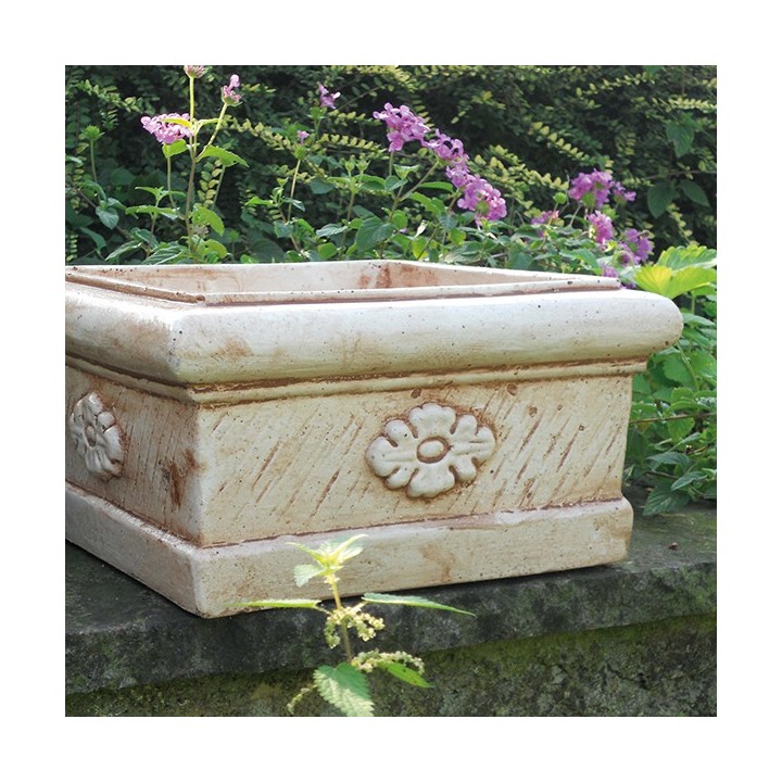Quadro model vase