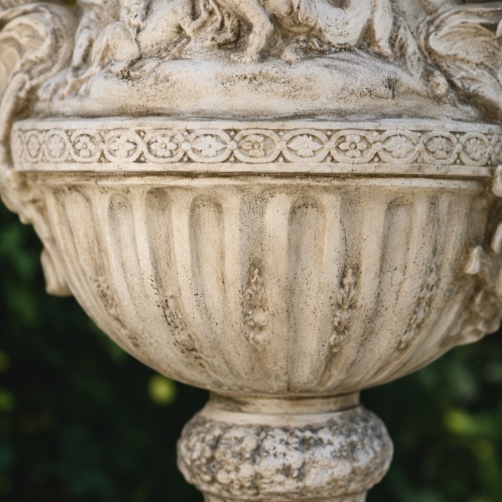 Vase mod. Borromeo