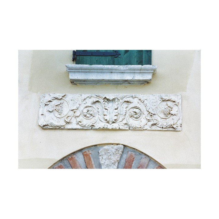 Bas-relief floral