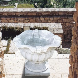 Vaso Corolla (Grande)- arredo da giardino in graniglia di marmo di carrara