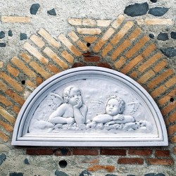 Bassorilievo Raffaello - arredo da giardino in graniglia di marmo di Carrara 100% Made in Italy