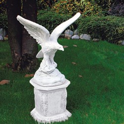 Aquila - statue da giardino in graniglia di marmo di Carrara