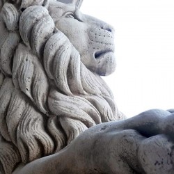 Coppia leoni Colosseo - statue da giardino arredo da giardino animali in graniglia di marmo di Carrara