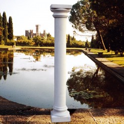 Colonna Catanzaro - arredo da giardino; edilizia in cemento bianco