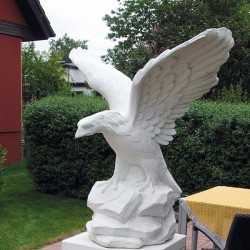 Condor - statue da giardino animali in graniglia di marmo di Carrara