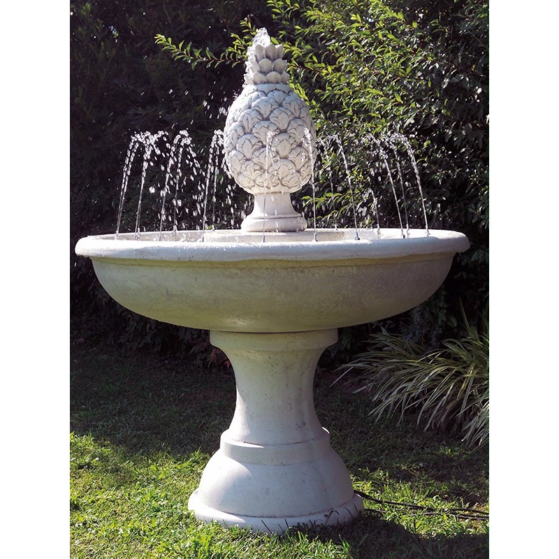 Fontana Ananas - fontana funzionante arredo da giardino in graniglia di marmo di Carrara