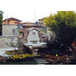 Fontana a muro Palermo - fontane da giardino con rubinetto in graniglia di marmo di Carrara