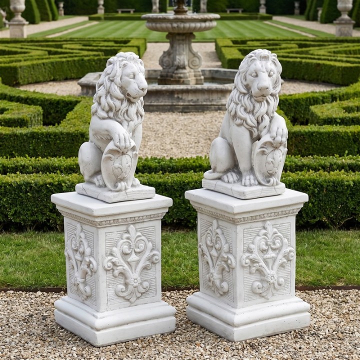 Couple de lions avec bouclier