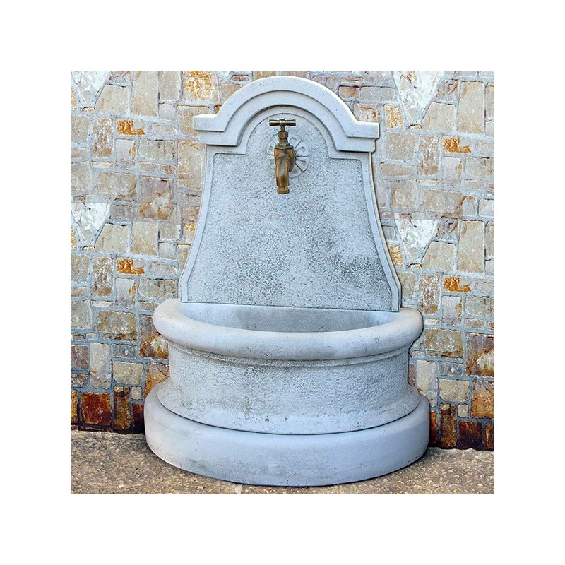 Fontana a muro Luciana - fontane da giardino con rubinetto in graniglia di marmo di Carrara