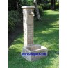 Fontanella Betty - fontane da giardino con rubinetto in graniglia di marmo di Carrara
