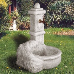 Fontana Carolina - fontane da giardino con rubinetto in graniglia di marmo di Carrara