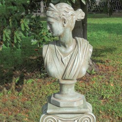 Busto Diana - arredo da giardino in graniglia di marmo di Carrara 100% Made in Italy