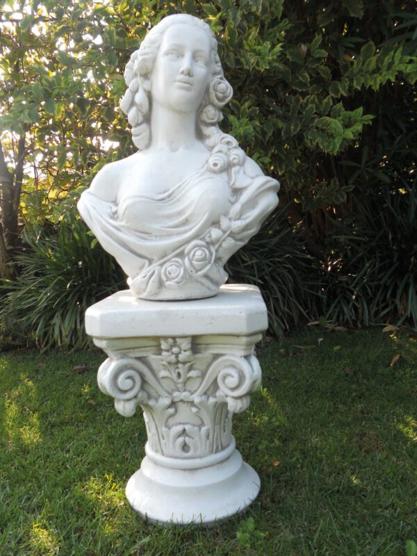 Capitello Trieste - arredo da giardino in graniglia di marmo di Carrara