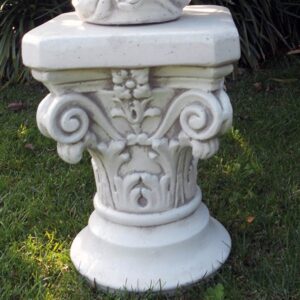 Capitello Trieste - arredo da giardino in graniglia di marmo di Carrara