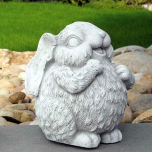 Coniglietta Trilly - arredo da giardino statua da giaridno in graniglia di marmo di Carrara al 100% Made in Italy