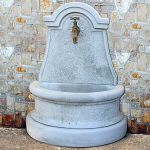 Fontana a muro Luciana - fontane da giardino con rubinetto in graniglia di marmo di Carrara