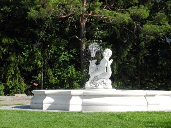 Fontana Monterosso- fontane da giardino funzionanti in graniglia di marmo di Carrara