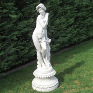 Flora - statua da giardino in pietra ricomposta 100% Made in Italy.