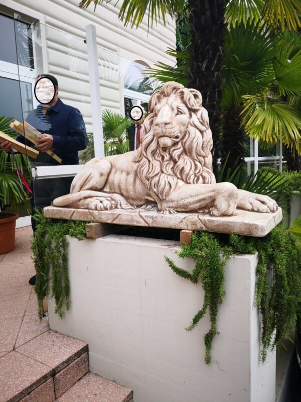 Coppia leoni Colosseo - statue da giardino arredo da giardino animali in graniglia di marmo di Carrara