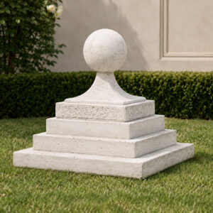 Pyramid with Capital architectural element - Italpark