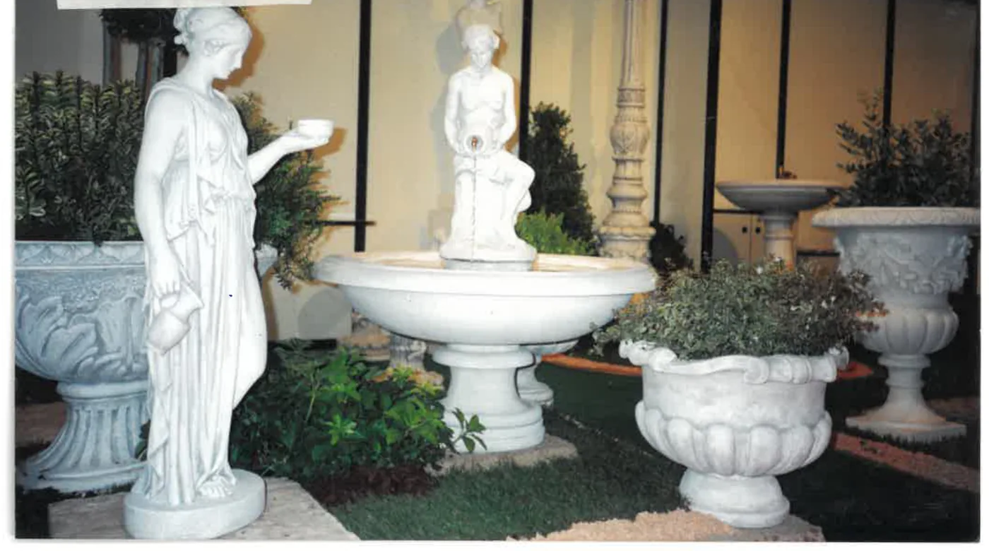 Fontana figurativa “Pretty Women”, art. 910